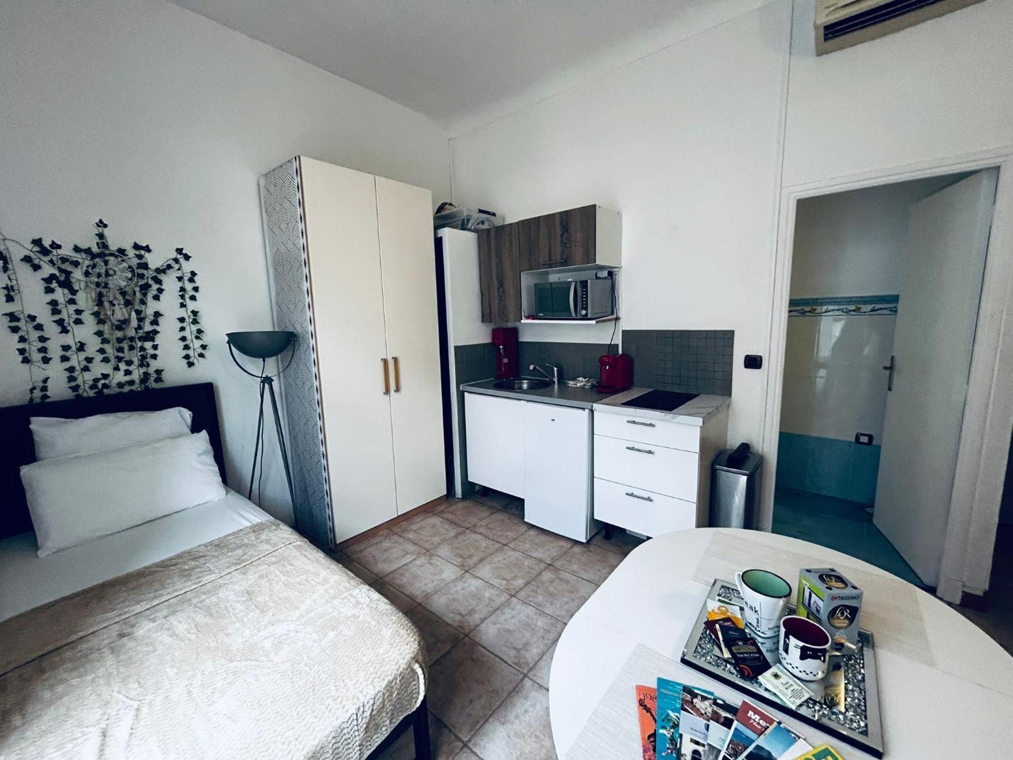 Lovely Studio Air Conditonned City Center ニース エクステリア 写真